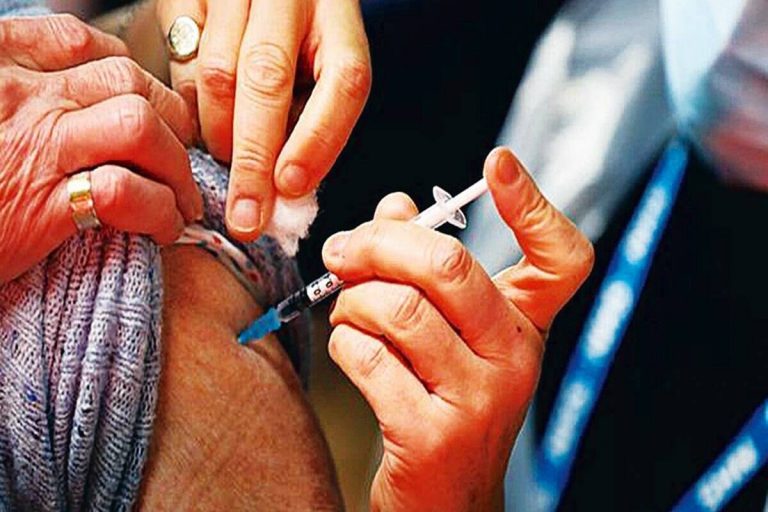 UP: 6.59 lakh healthcare workers, frontline workers ‘ignored’ 2nd dose of Covid-19 vaccine