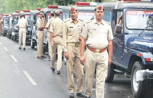 Vendor detained after sprinkling drain water over coconuts in Noida