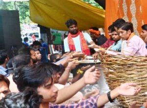 400 yrs old tradition of Bada Mangal festival begins in Lucknow, LMC pays special attention to cleanliness at Bhandara places