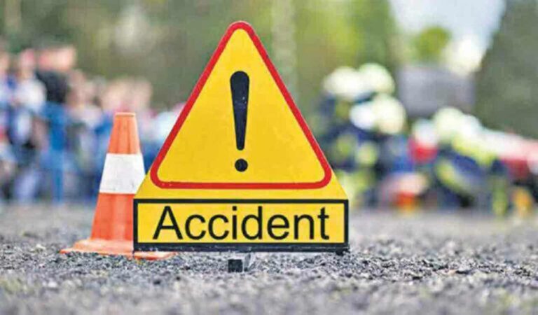 Head-on collision between two bikes, two dead in Pratapgarh