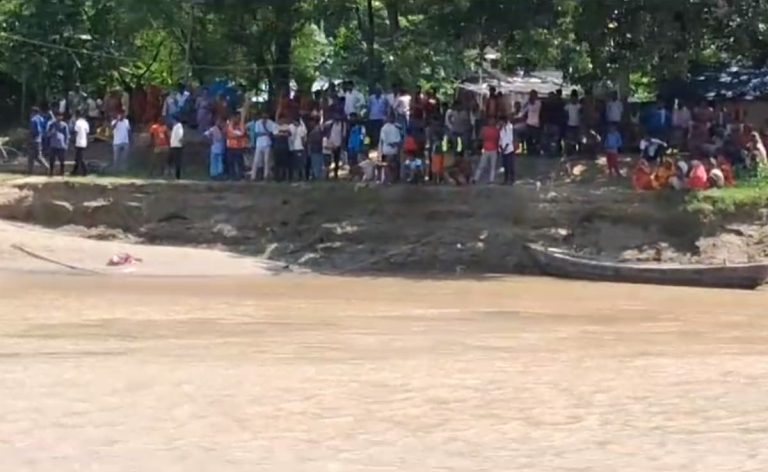 Bihar boat accident : Body of innocent child among 14 missing found on the river bank morning, search for the remaining 13 continues