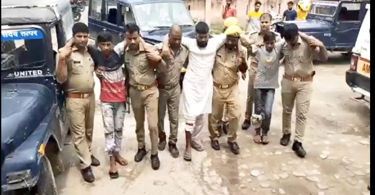 Ambedkar Nagar: UP cops arrest two molestors Mohd.Faisal & Shahwaz behind girl student death