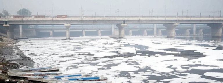 Thick sheet of foam on Yamuna River ahead ‘Chhath Puja’ in Delhi, devotees show concern