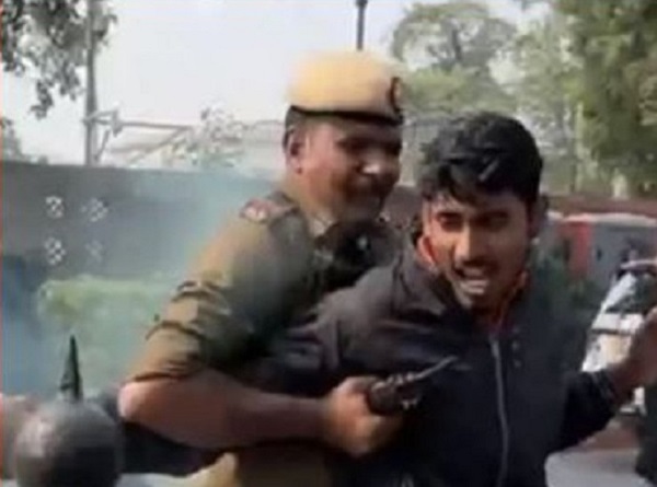 Sagar Sharma, man behind Parliament security breach, is an e-rickshaw driver in Lucknow