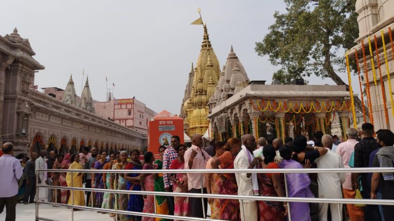So far 16K foreign, 13 cr domestic devotees worship at Kashi Vishwanath temple in Varanasi in 2 yrs, informs temple management