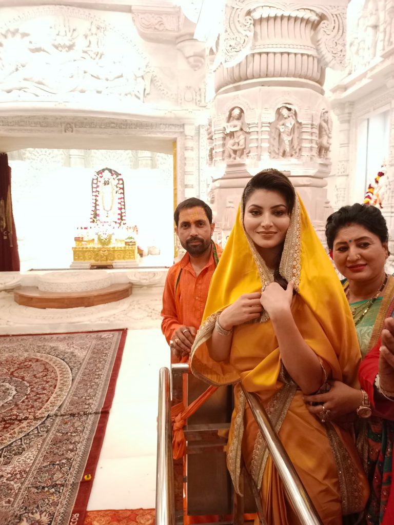 Urvashi Rautela pays visit to Shri Ram Lalla temple in Ayodhya, also hints to enter politics soon