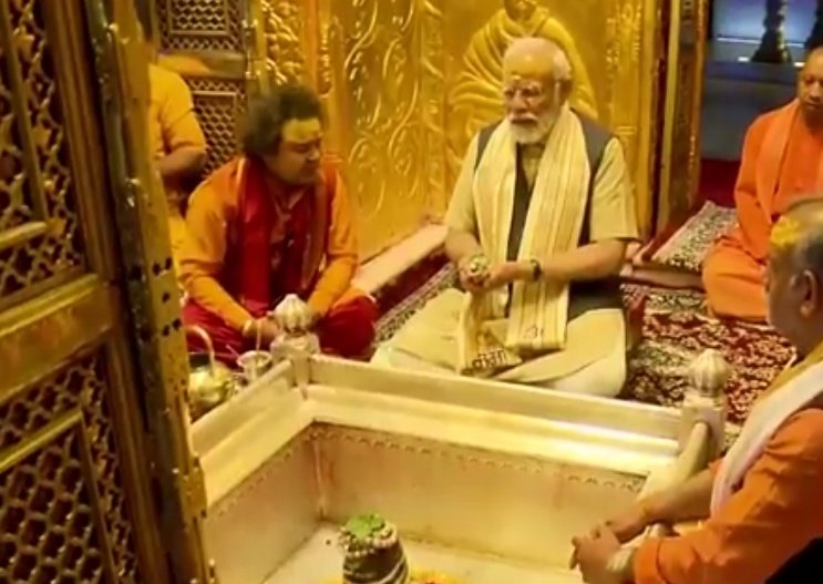 PM Modi pays obeisance at Kashi Vishwanath temple in Varanasi, devotees, locals chant ‘Har Har Mahadev’, ‘Jai Shree Ram’