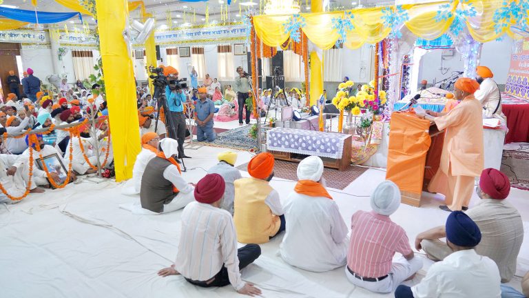 Contribution of Sikh Gurus infuses new energy: Yogi Adityanath