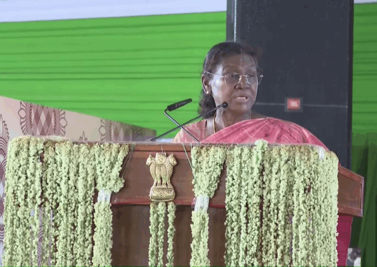 CM Yogi is working tirelessly, without stopping, doctors and nurses will also have to become like him: Prez Murmu