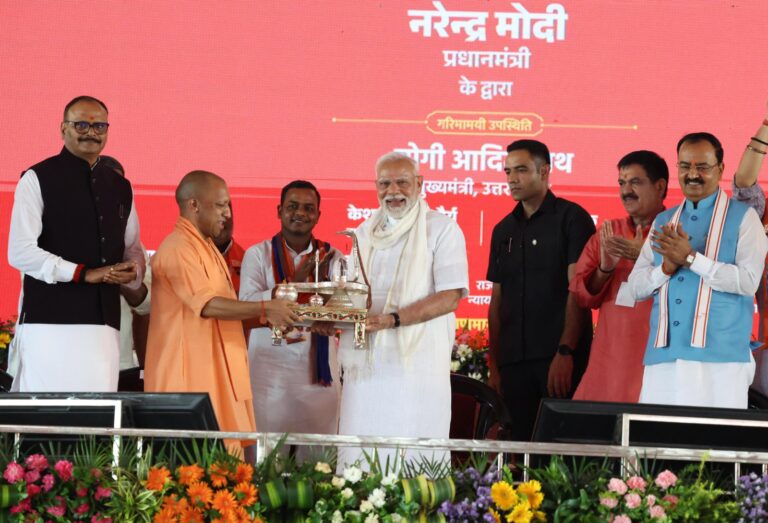 CM Yogi presents ‘Shivling’ made of GI craft to PM Modi in Varanasi