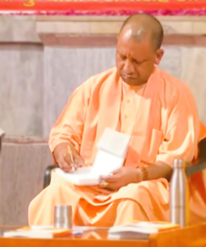 ‘Sadhu’ is alone, society is his family, nation is his clan and caste is only Sanatan: CM Yogi