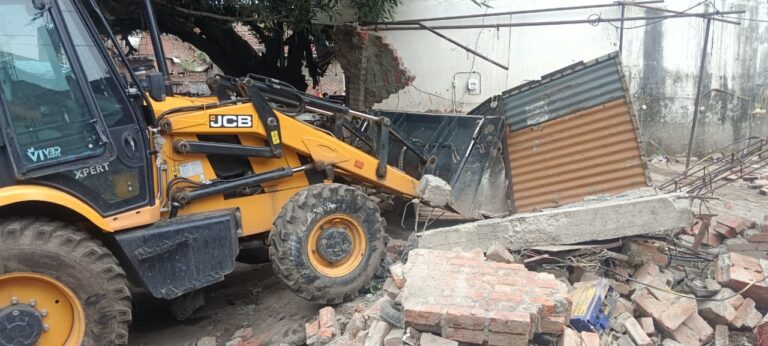 Denting-painting action: Buildings of close associates of ‘jailed’ Maulana Tauqeer Raza sealed-bulldozed in Bareilly  