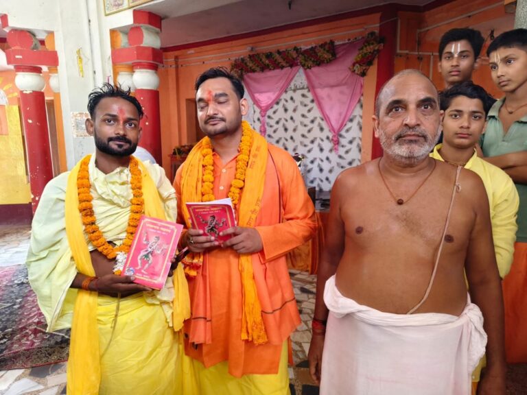 Two Muslim men embrace “Sanatan Dharma” in Ayodhya
