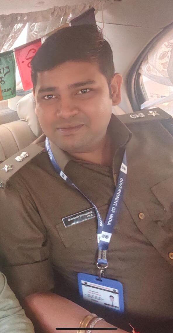 Kanpur man poses as IRS officer held for duping a victim by promising govt job