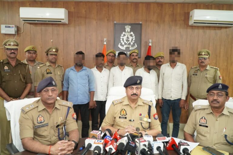 5 counterfeiters arrested with prop money, weapons in Etawah