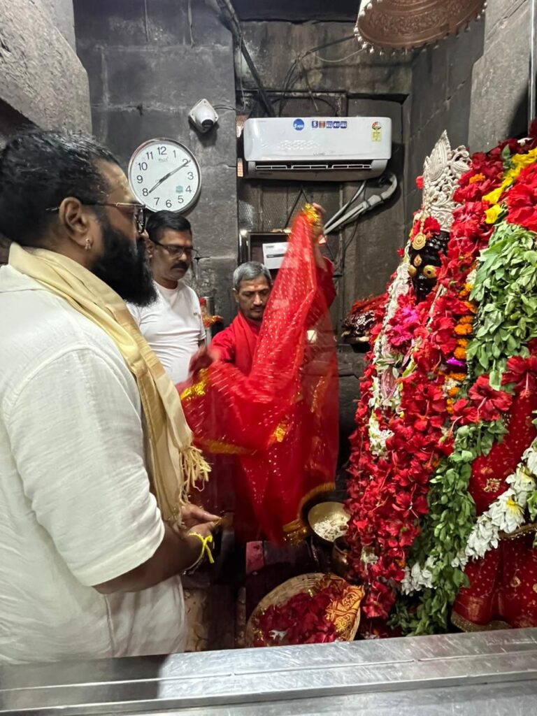 Actor Rishab Shetty visits Maa Mundeshwari temple in Bihar