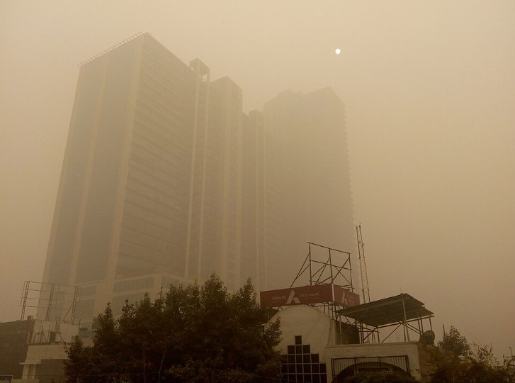 Air quality in Delhi NCR nears hazardous level, AQI records at 342