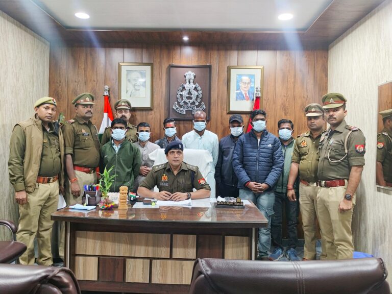 7 touts held for extorting money from devotees for providing ‘VIP access’ at Kashi Vishwanath Temple