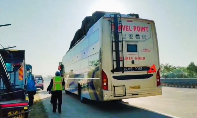 Deadly crash on Yamuna E-Way: 6 killed, several hurt in bus-car collision