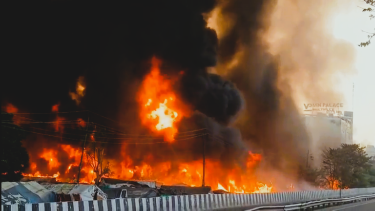 Lucknow slum fire claims lives of sisters, aged 2 years and 2 months; Defense Minister, CM Yogi take cognizance